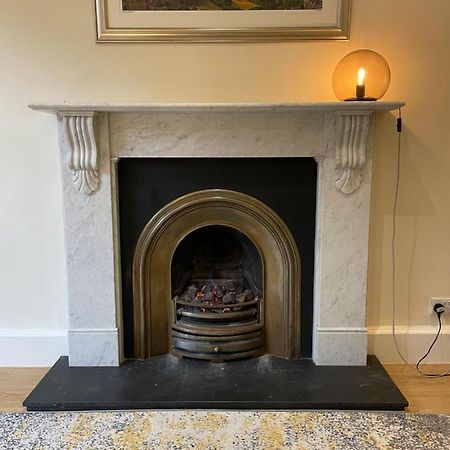 Fantastic Location 10 Mins To Princes Street- 15 To Royal Mile- Main Door-Patio Эдинбург Экстерьер фото